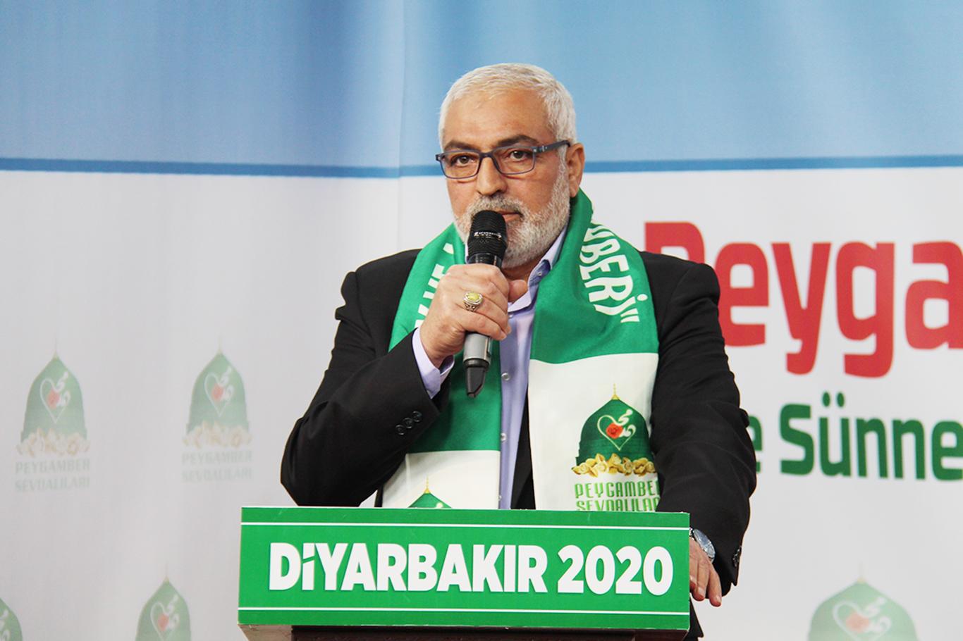 Ömer Çelik: "Şer güçler, medya üzerinden aile kurumunun temeline dinamit yerleştiriyor" Ömer Çelik: "Şer güçler, medya üzerinden aile kurumunun temeline dinamit yerleştiriyor"